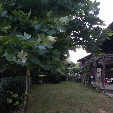 Guest Houses "Zlatna Oresha - Complex" Zheravna Buitenkant foto
