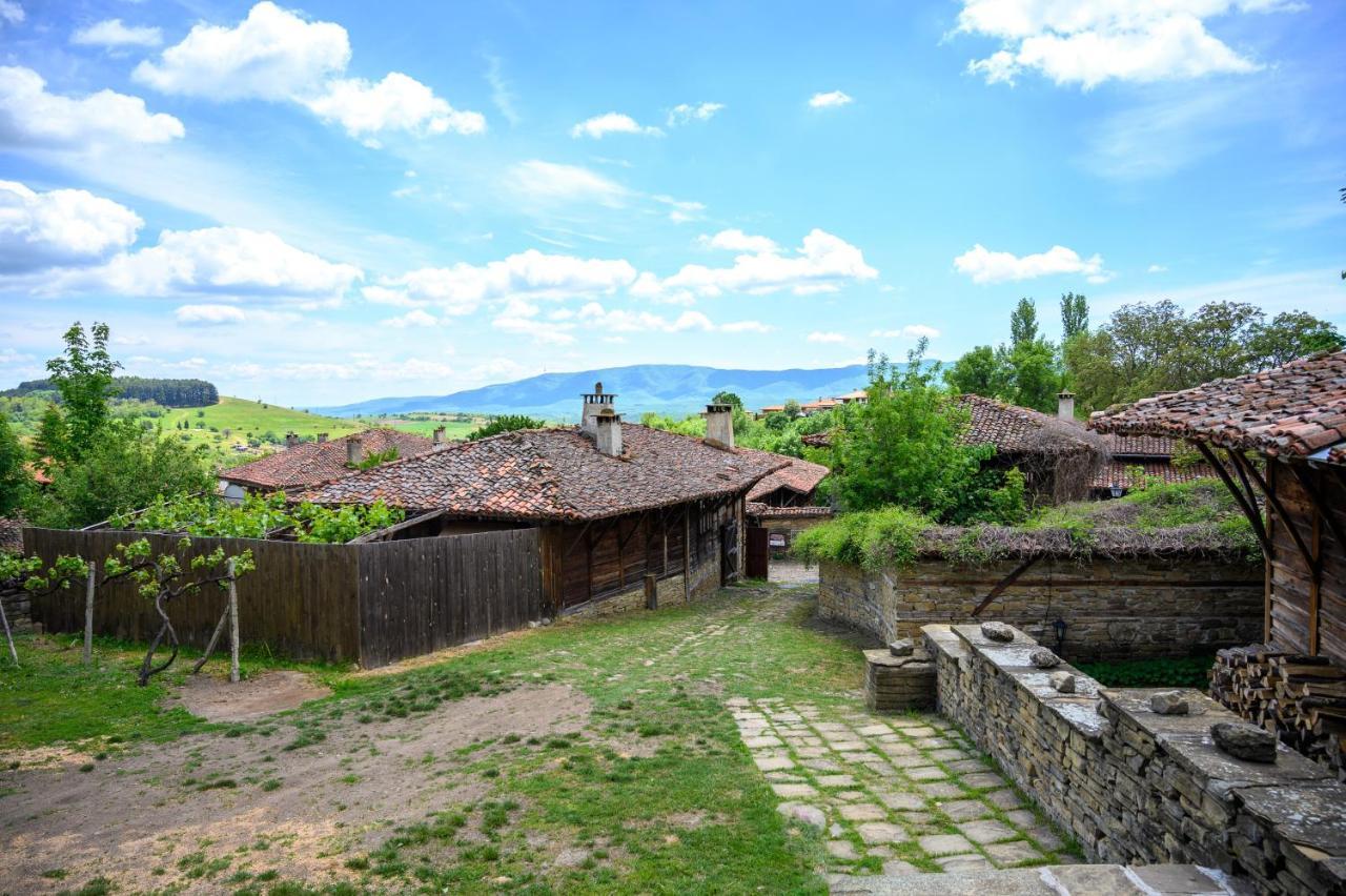 Guest Houses "Zlatna Oresha - Complex" Zheravna Buitenkant foto