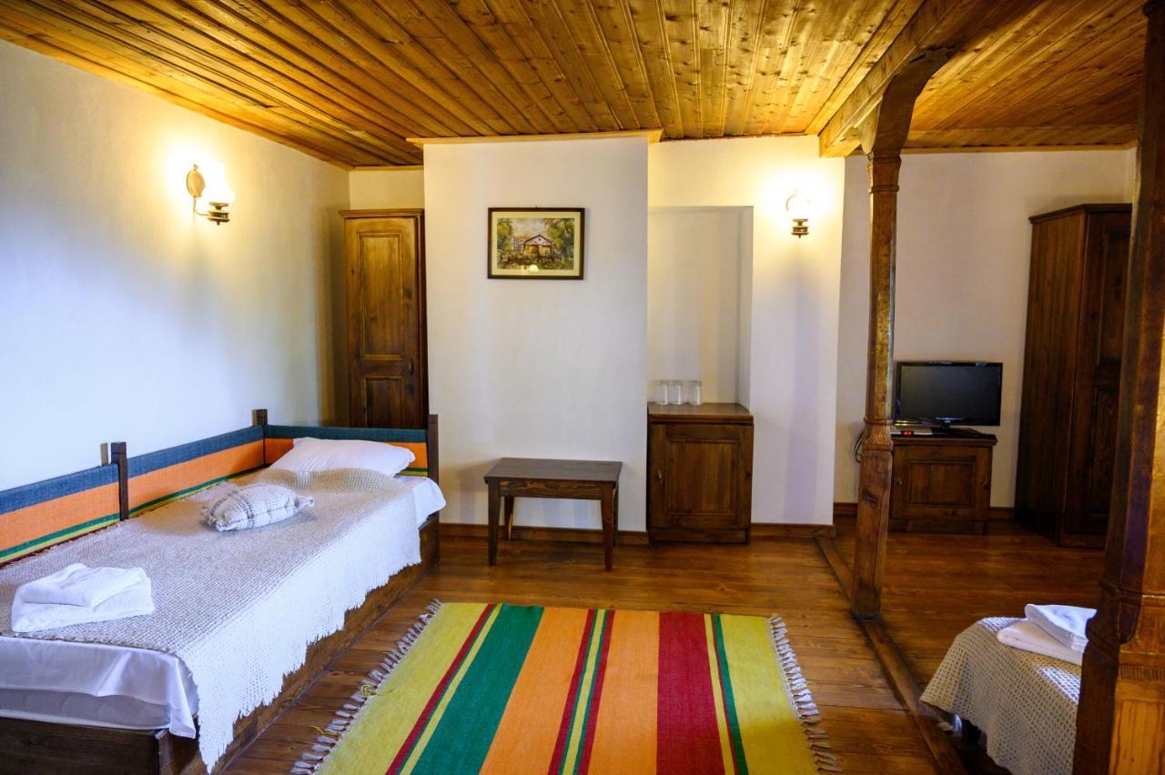 Guest Houses "Zlatna Oresha - Complex" Zheravna Buitenkant foto