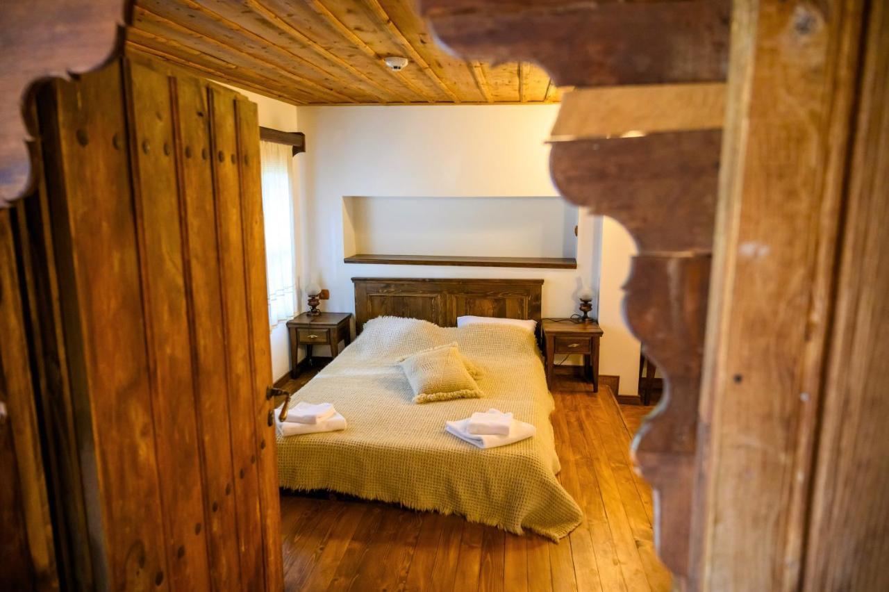 Guest Houses "Zlatna Oresha - Complex" Zheravna Buitenkant foto