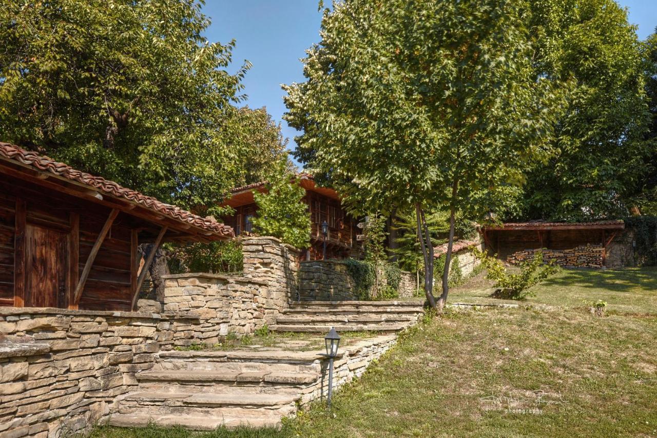 Guest Houses "Zlatna Oresha - Complex" Zheravna Buitenkant foto